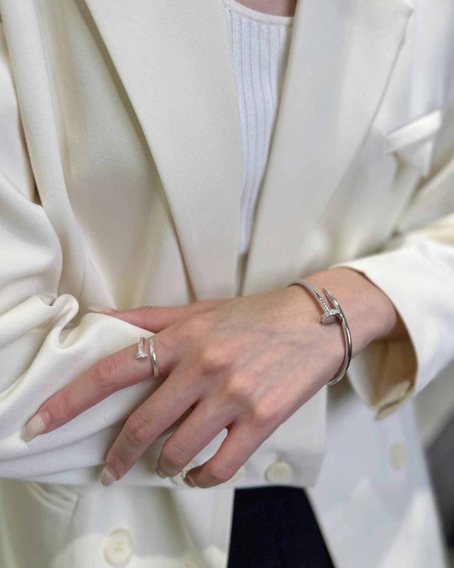 NAIL RING