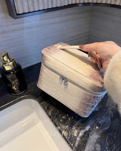 HIMALAYAN TOILETRY BAG
