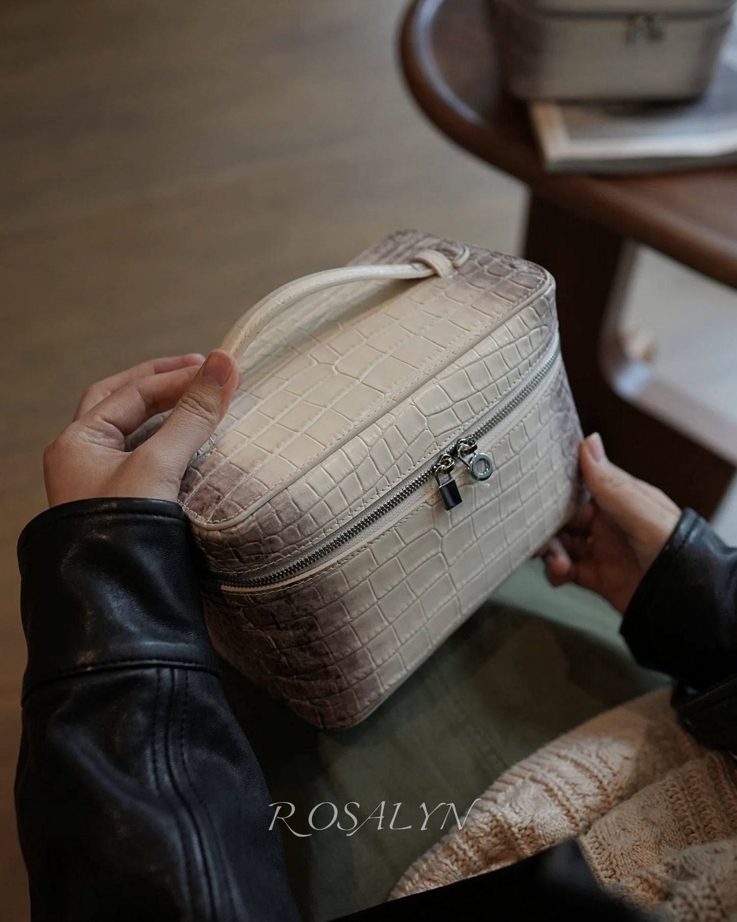 HIMALAYAN TOILETRY BAG