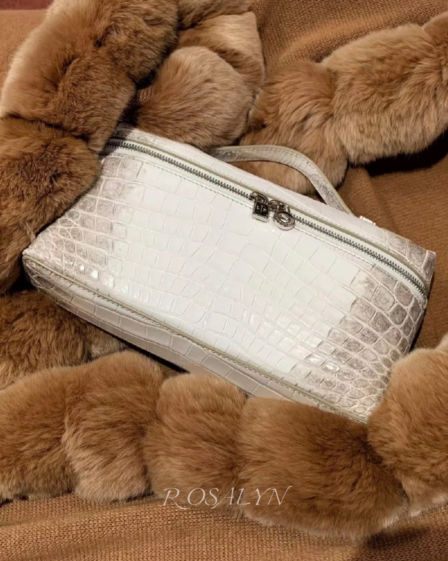 HIMALAYAN TOILETRY BAG