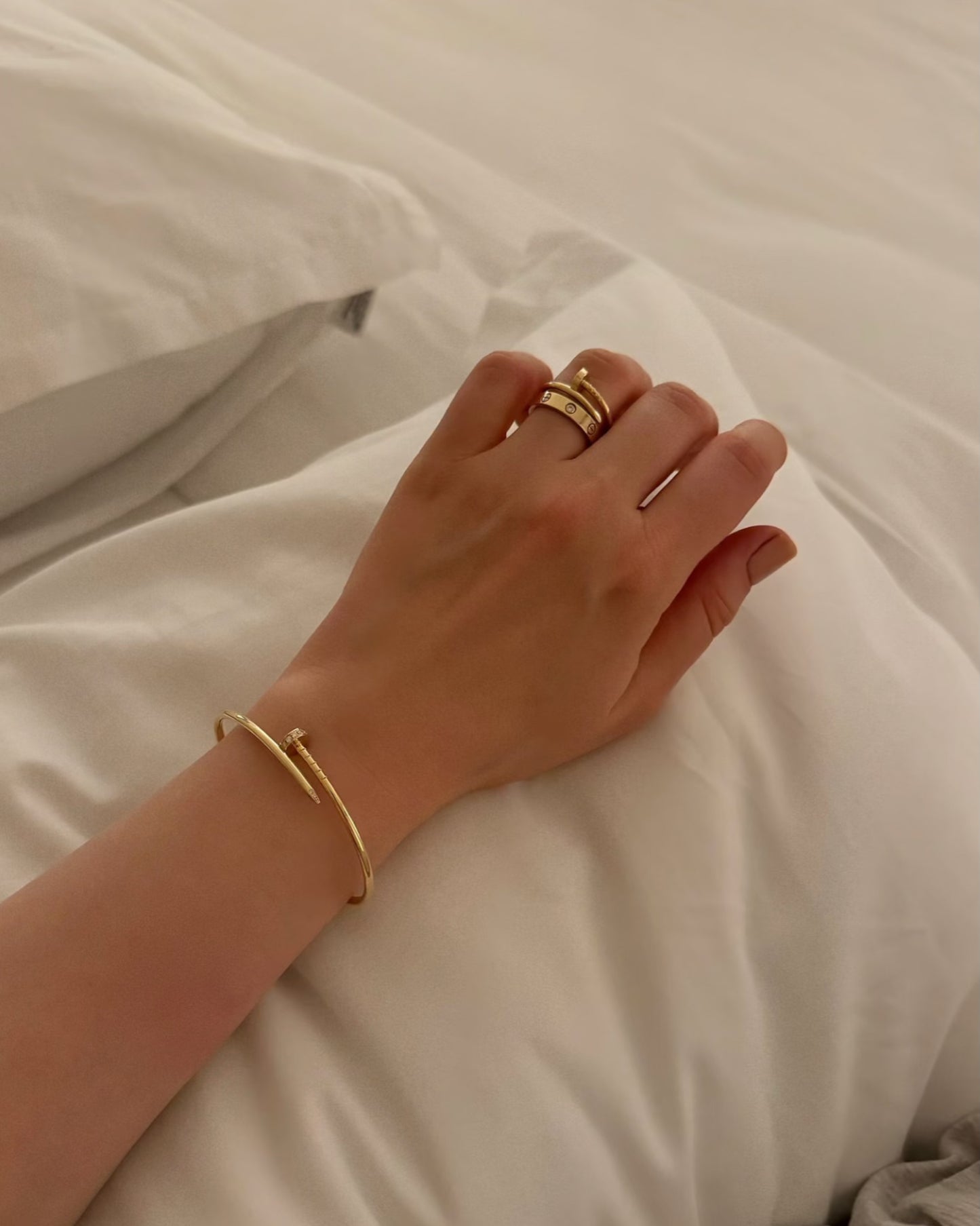 NAIL RING
