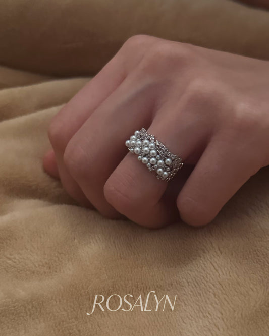 SPARKLING PEARL RING