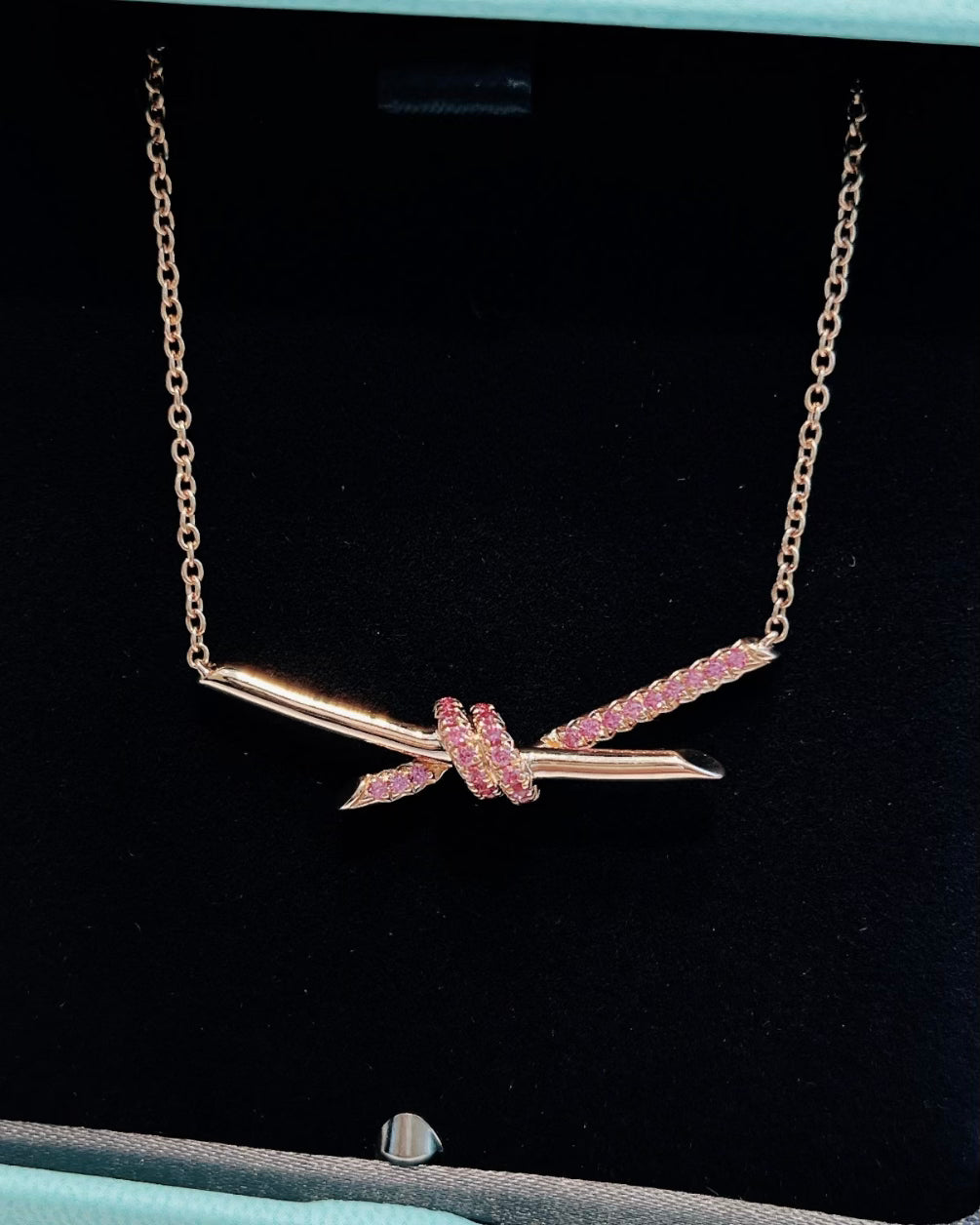 KNOT NECKLACE