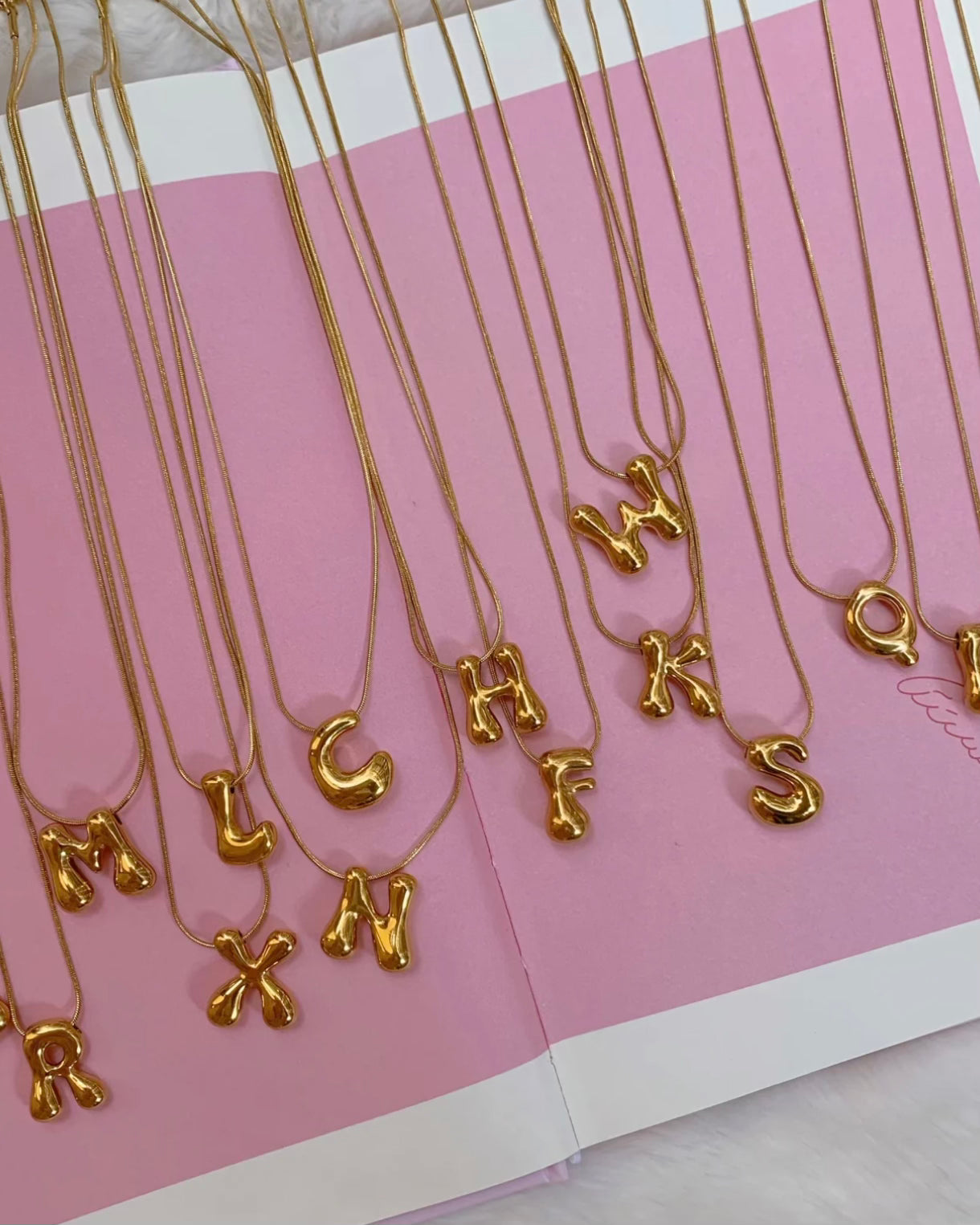 COLLIER À LETTRES BULLES