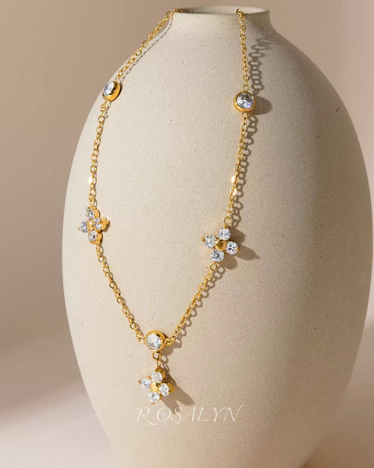 SUNLIT CLOVER NECKLACE