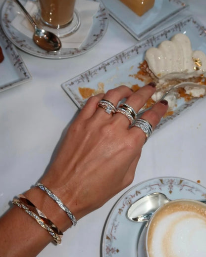SIGNATURE RING AND BRACELET