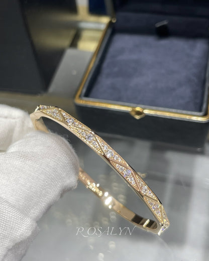 SIGNATURE RING AND BRACELET