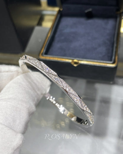 SIGNATURE RING AND BRACELET