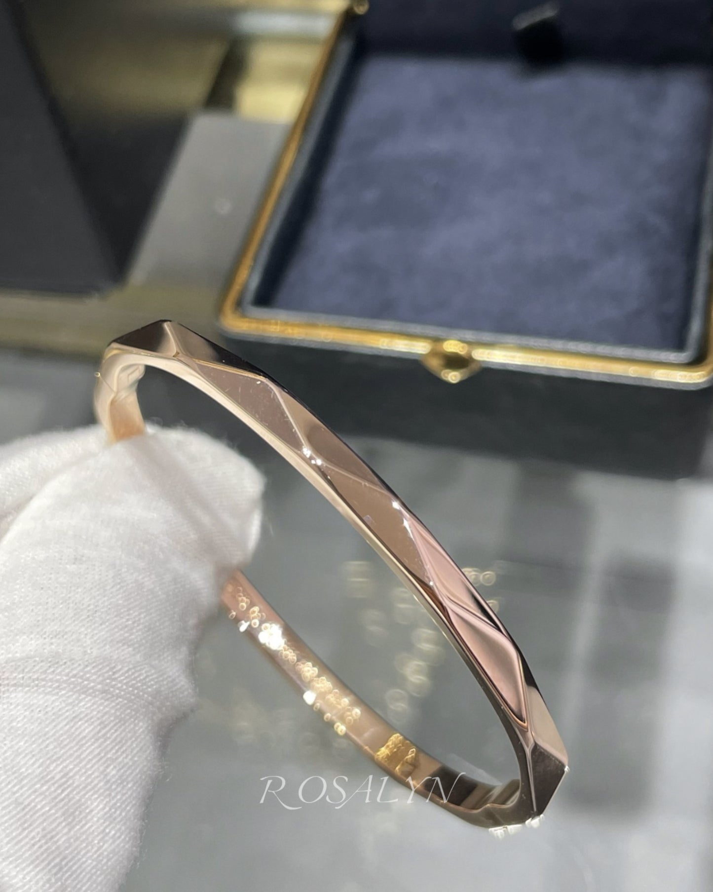 SIGNATURE RING AND BRACELET