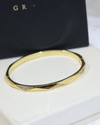 SIGNATURE RING AND BRACELET