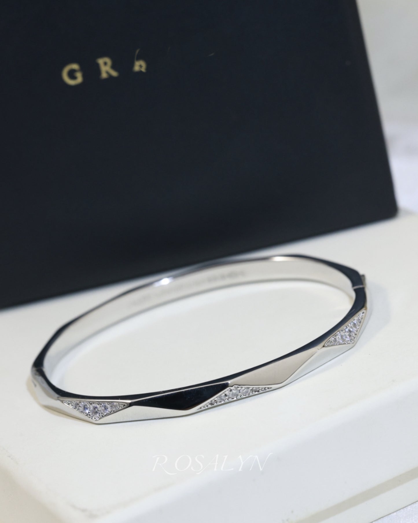 SIGNATURE RING AND BRACELET