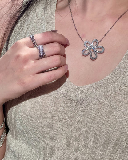 FLOWER NECKLACE