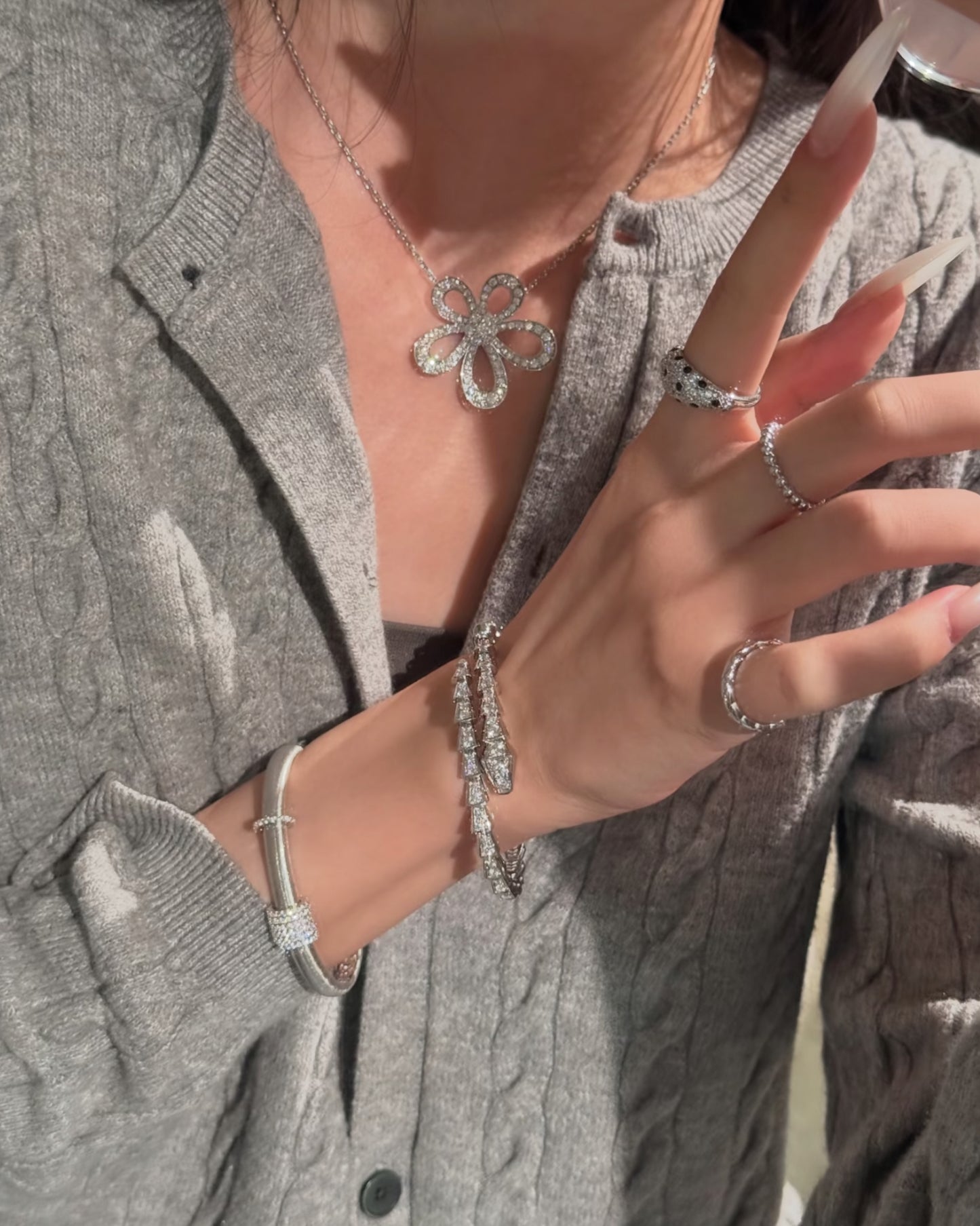FLOWER NECKLACE