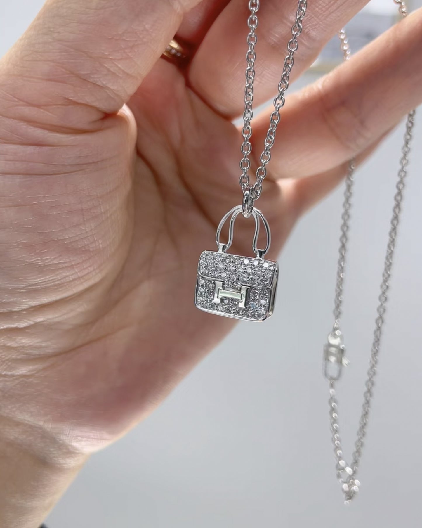 H BAG NECKLACE