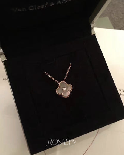 CHRISTMAS LIMITED EDITION  FOUR-LEAF CLOVER NECKLACE