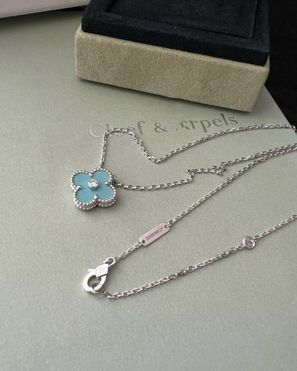 CHRISTMAS LIMITED EDITION  FOUR-LEAF CLOVER NECKLACE