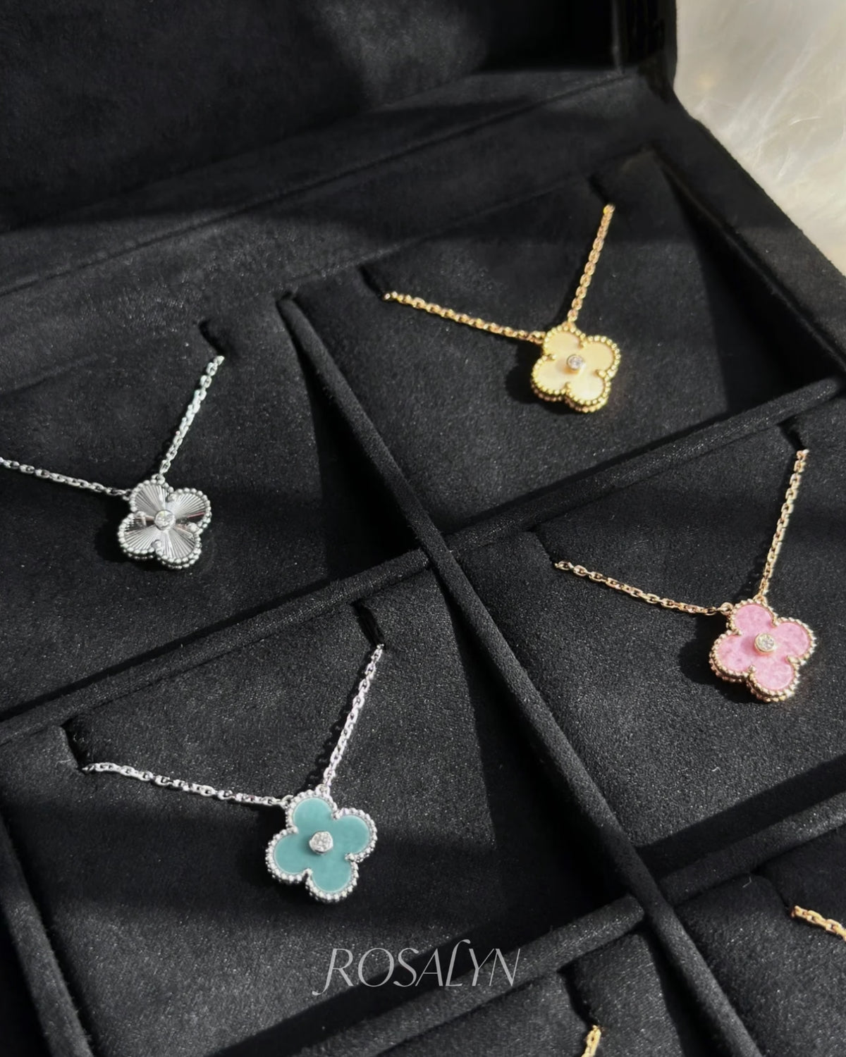 CHRISTMAS LIMITED EDITION  FOUR-LEAF CLOVER NECKLACE
