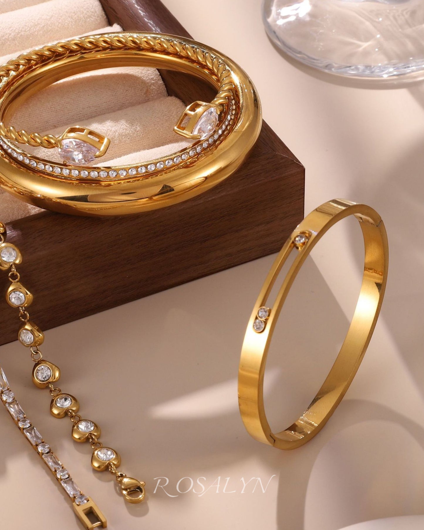 FLOWING DIAMOND BRACELET