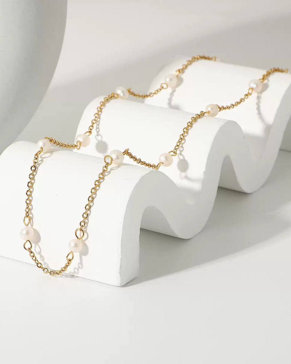 YO-SHAPED PEARL NECKLACE