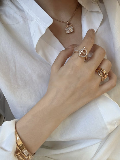 H BAG NECKLACE