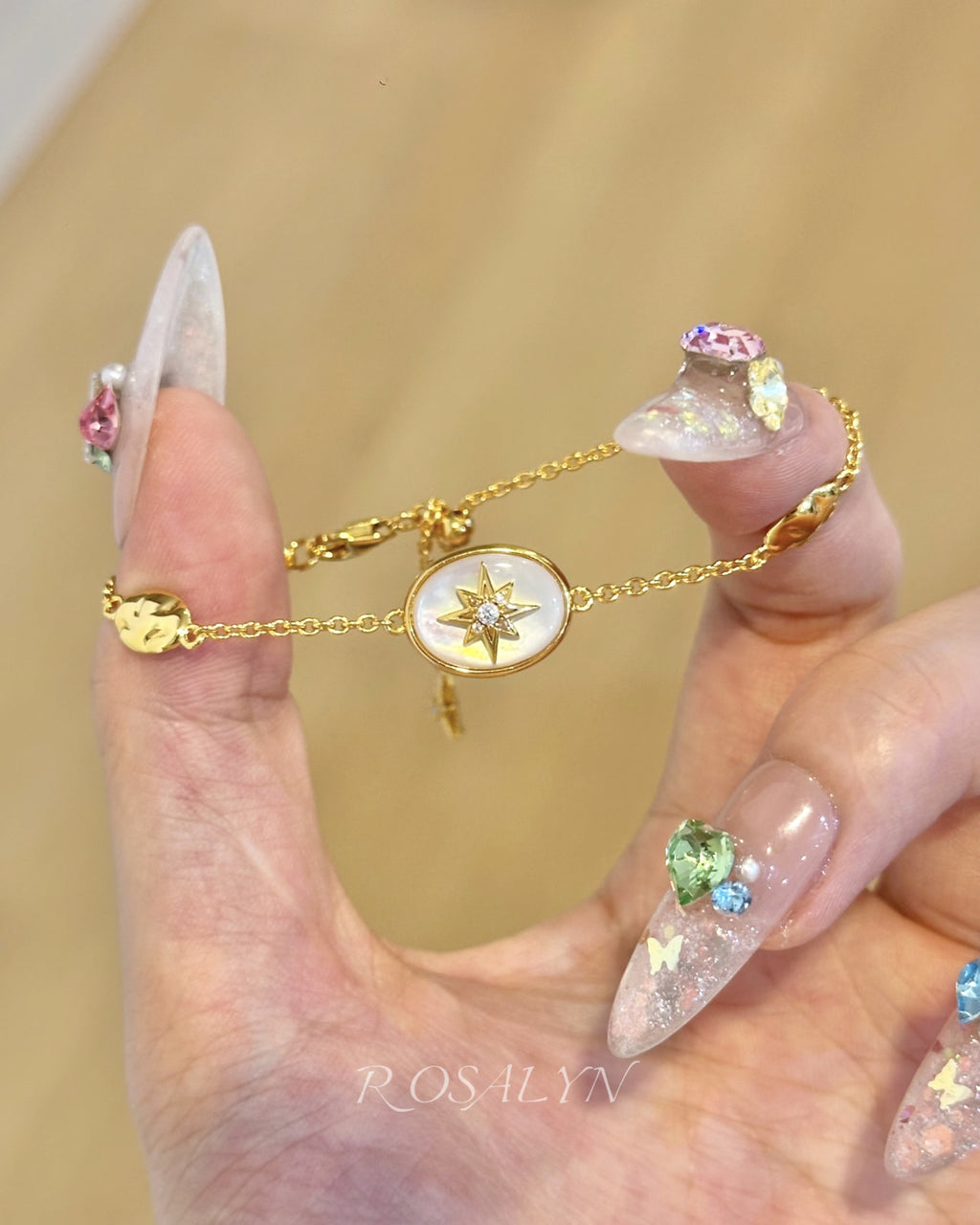 STARLIT SHELL BRACELET