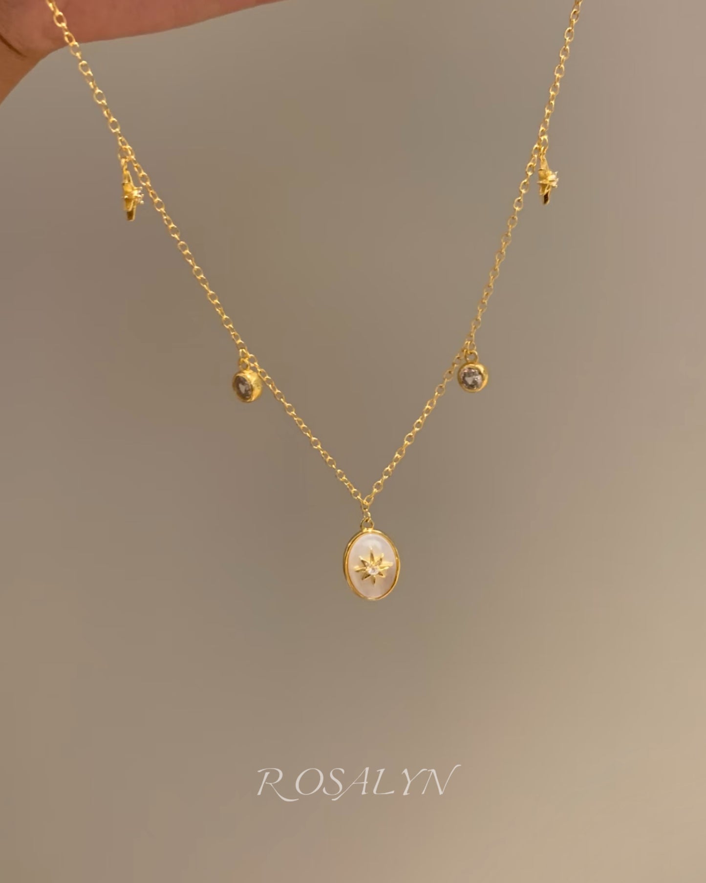 STARLIT SHELL NECKLACE