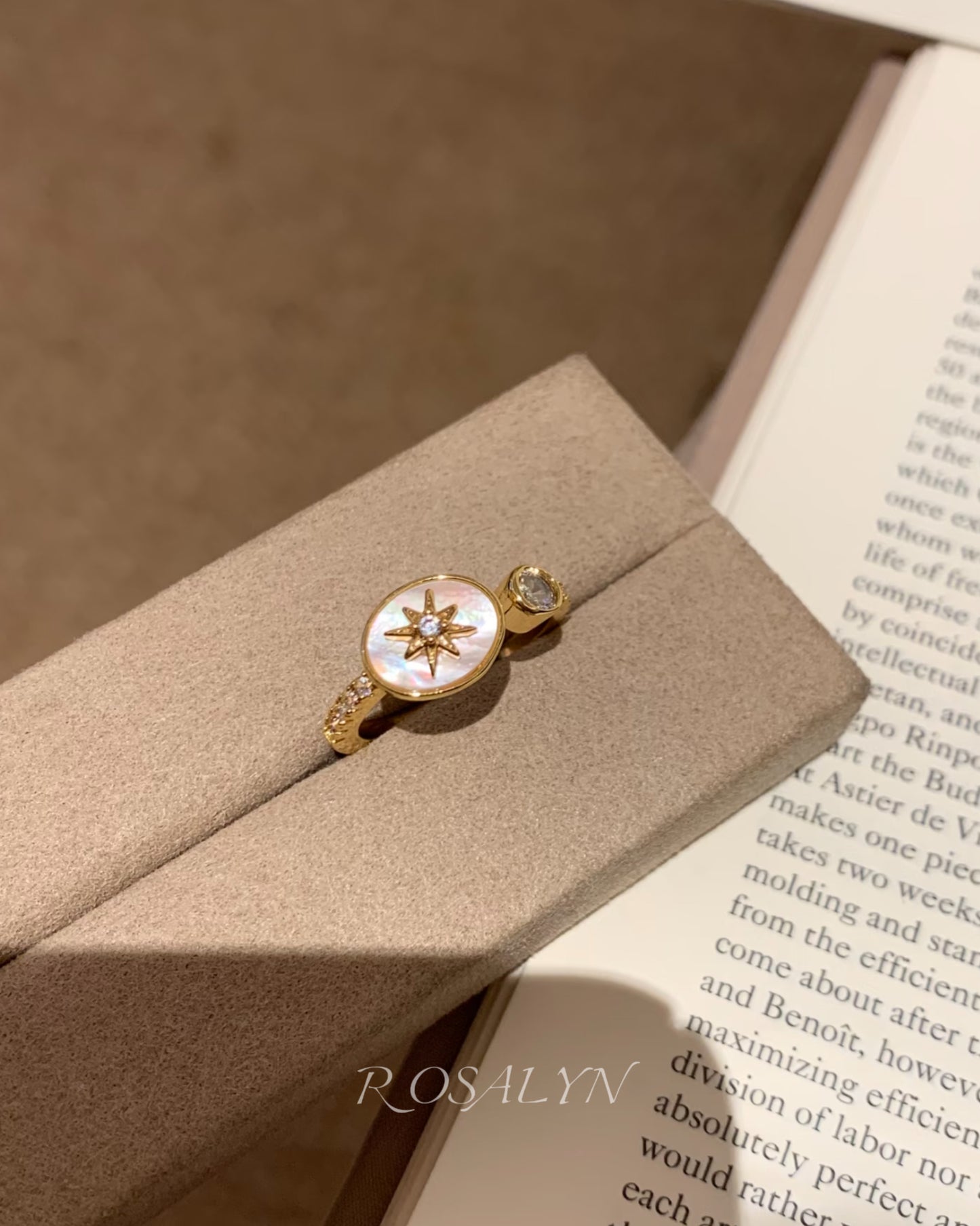 STARLIT SHELL RING