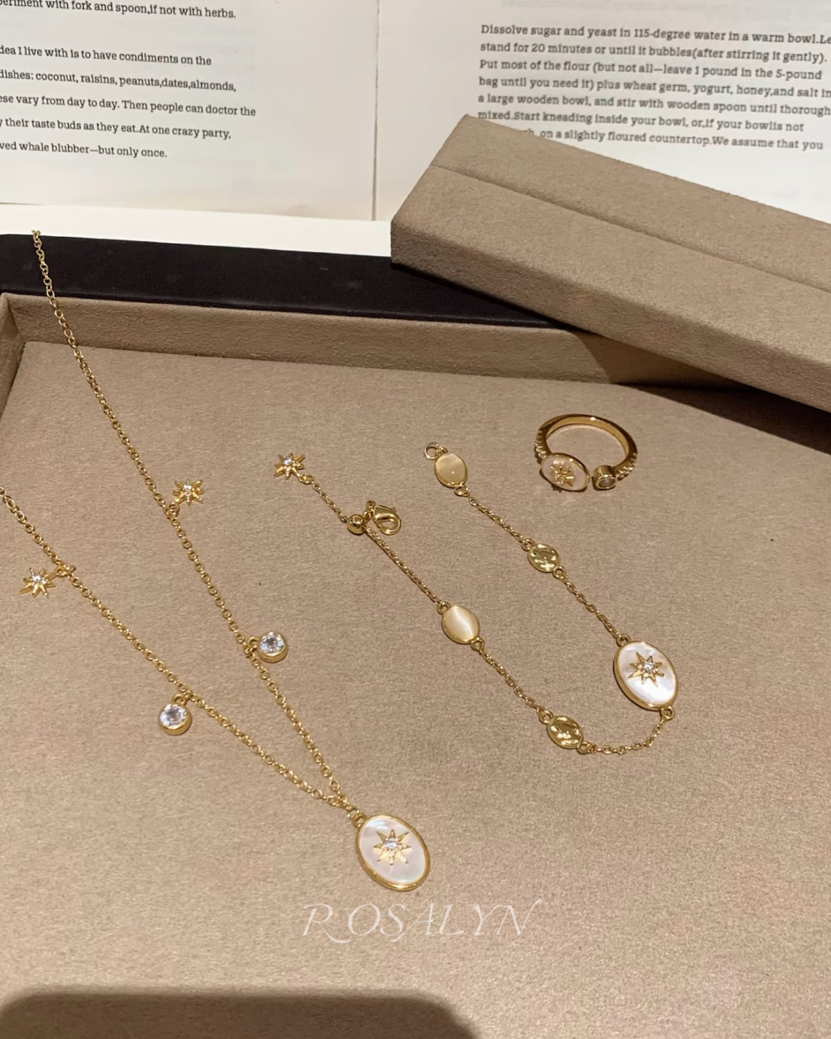 STARLIT SHELL BRACELET