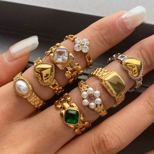 FOUR-LEAF CLOVER RING