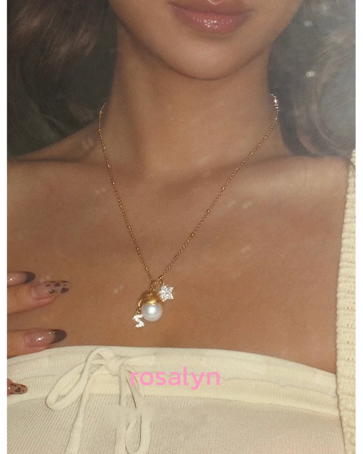 CHRISTMAS HAT NECKLACE