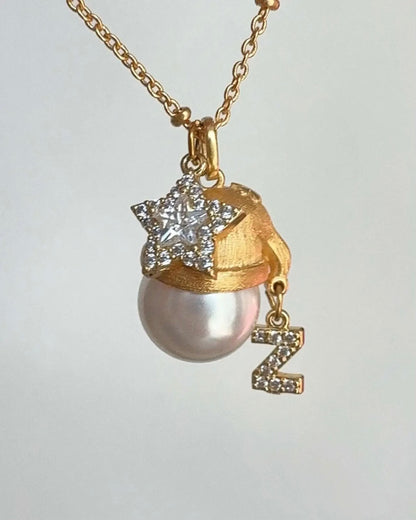 CHRISTMAS HAT NECKLACE