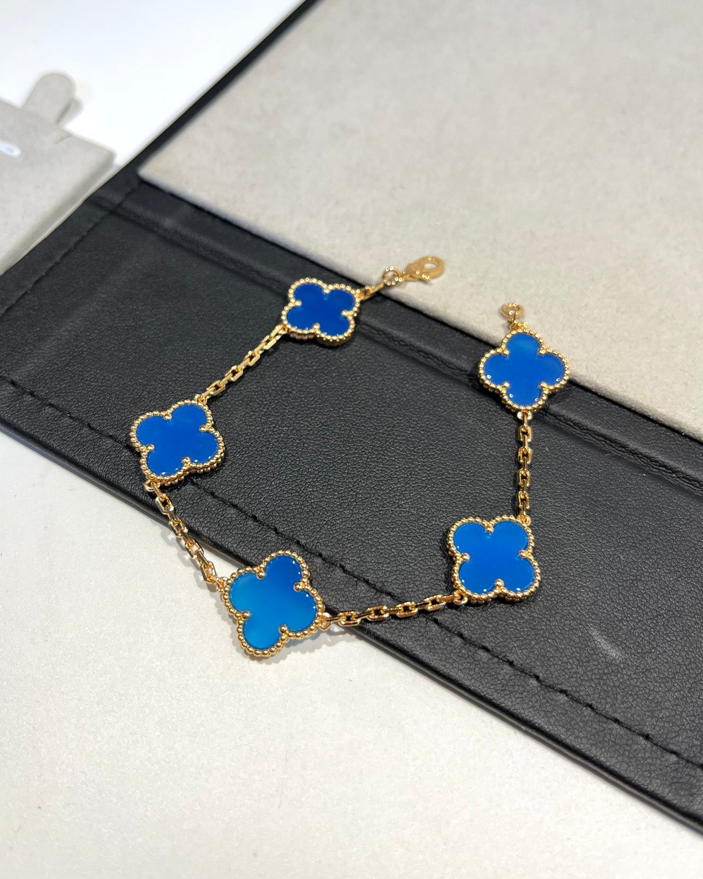 FOUR-LEAF CLOVER BRACELET