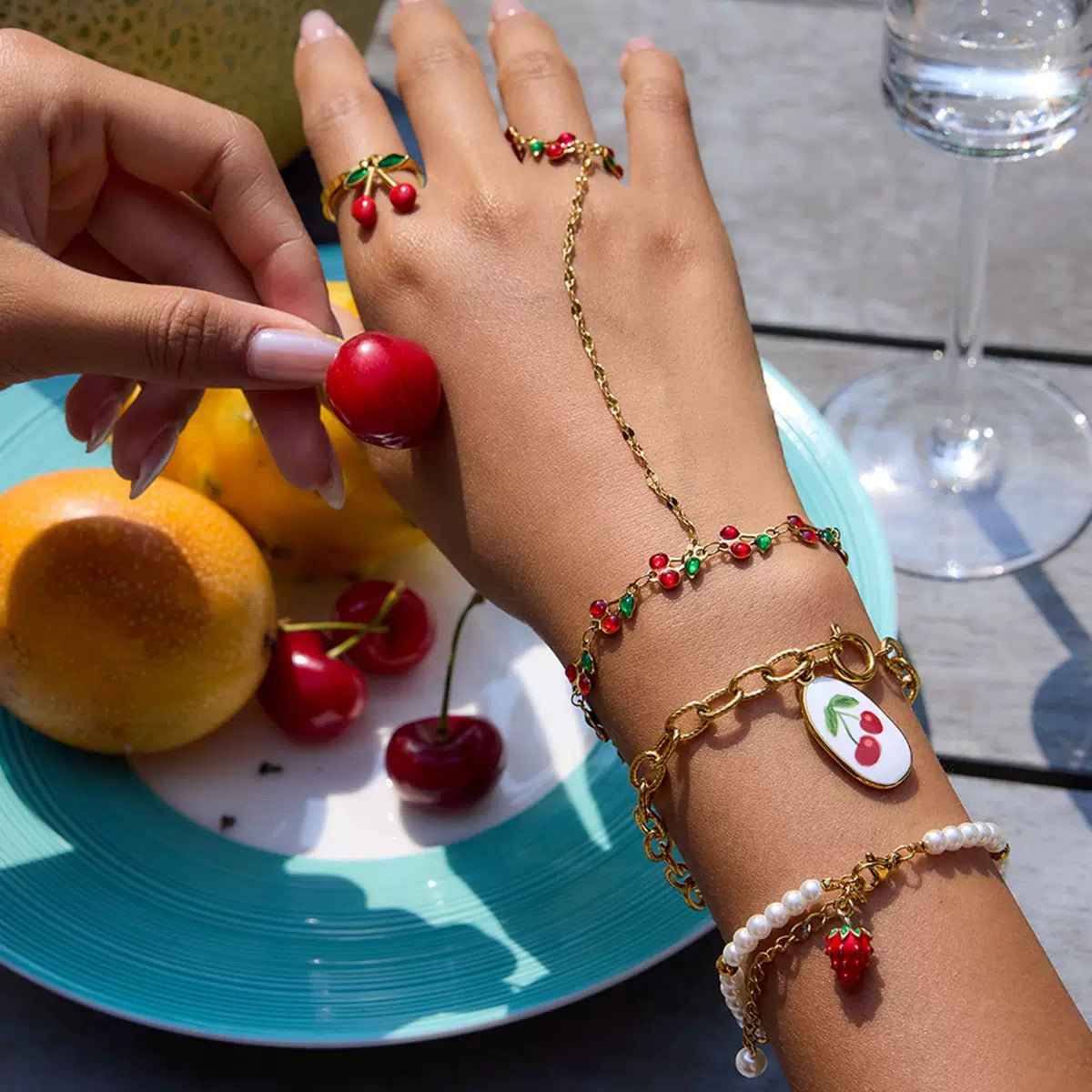 CHERRY HAND HARNESS
