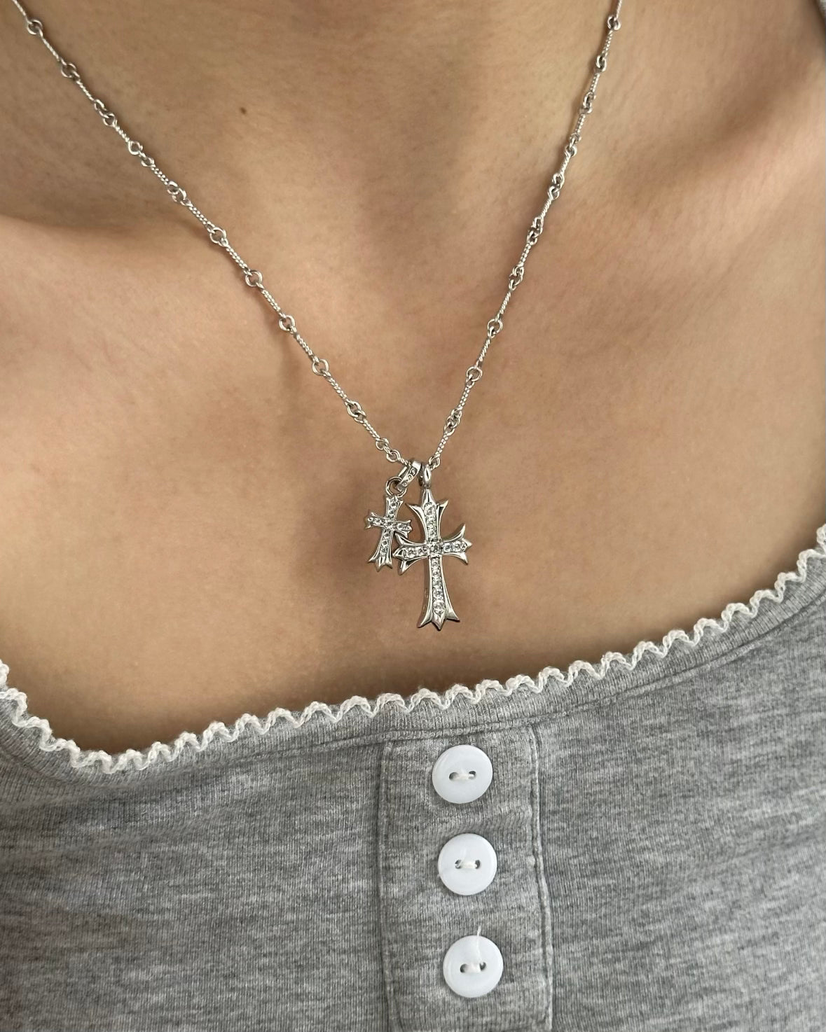 CROSS DIAMOND NECKLACE