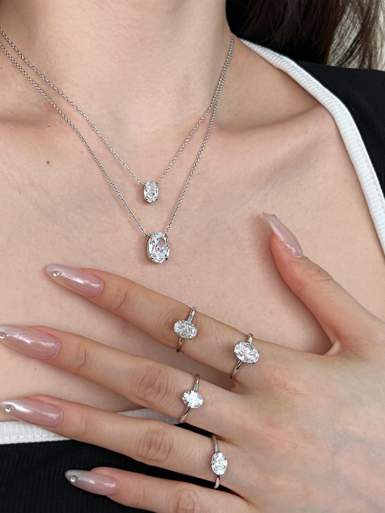 ELLIPTICAL NECKLACE