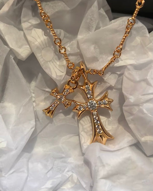 CROSS DIAMOND NECKLACE