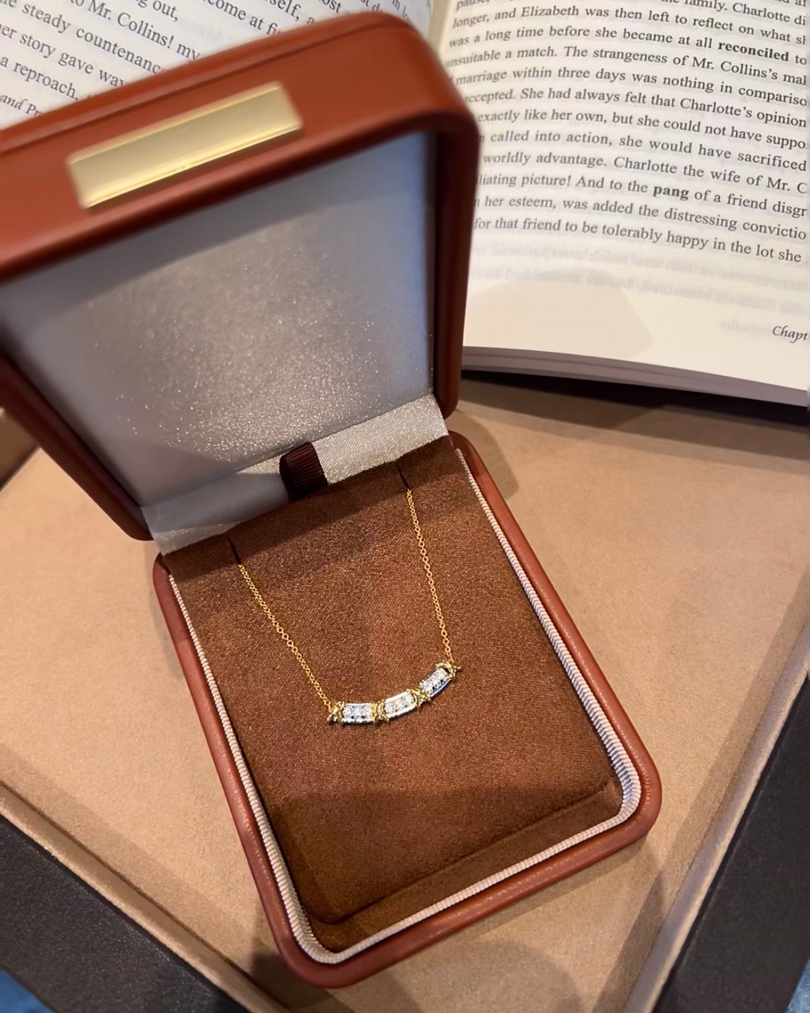 SIXTEEN-STONE NECKLACE