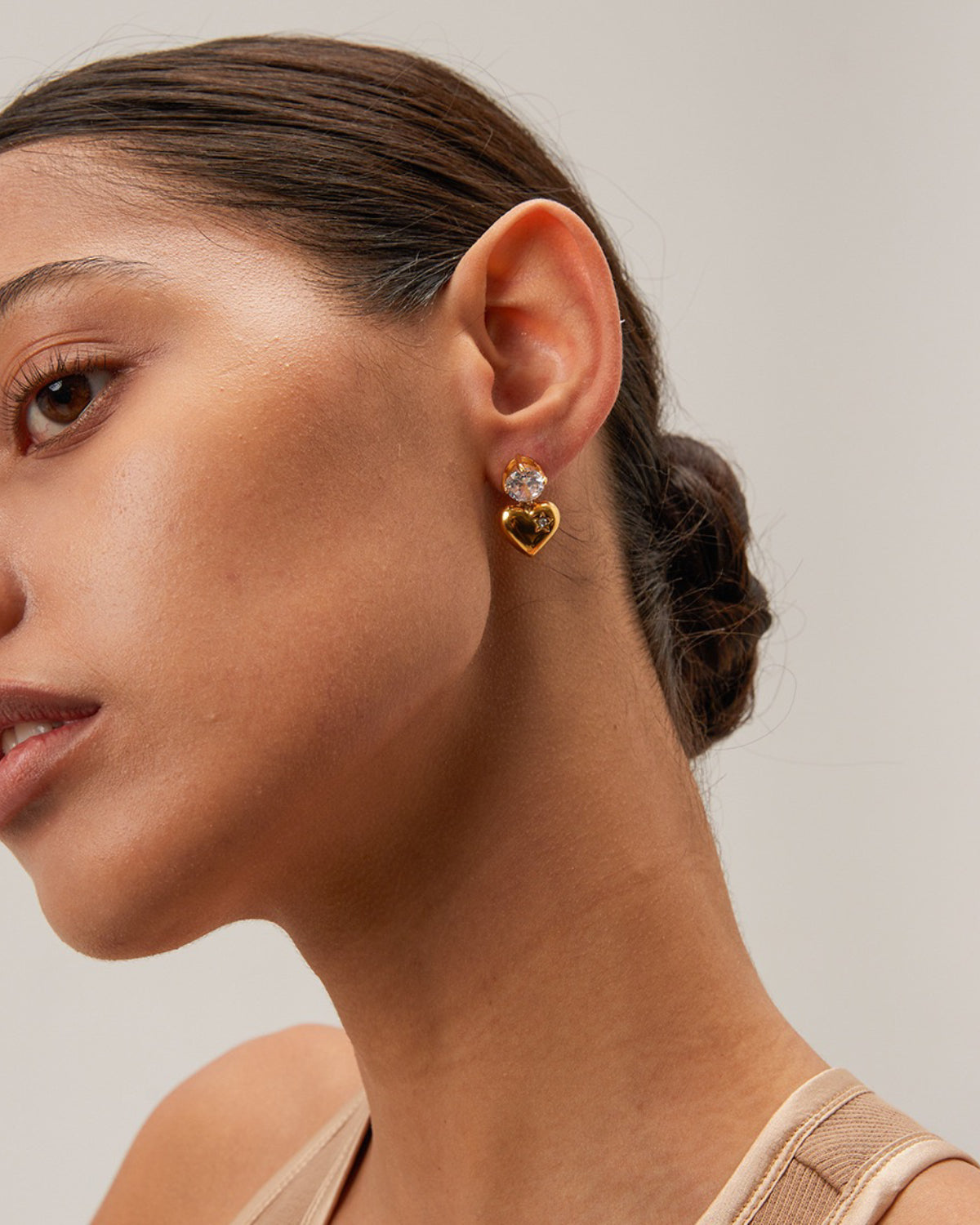 CARVED HEART-SHAPED EARRINGS