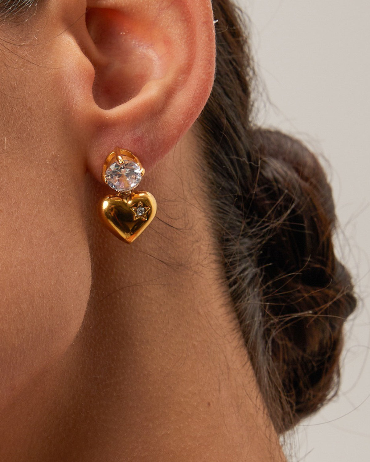 CARVED HEART-SHAPED EARRINGS