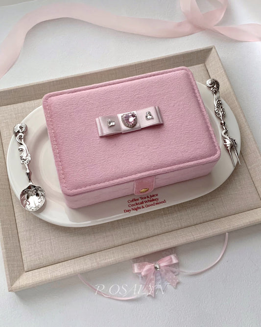 GIFT FOR A $700 ORDER