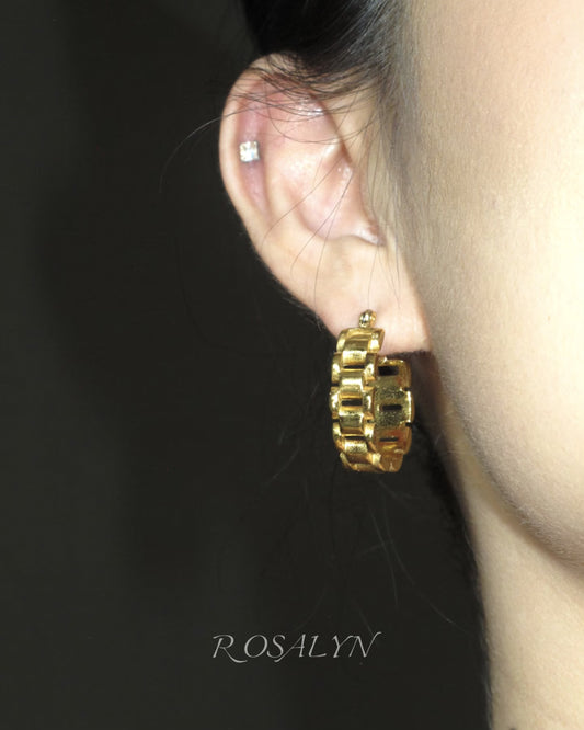 EARRINGS WITH STRAPS