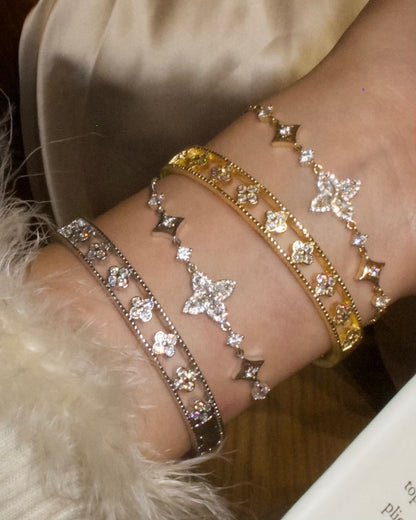 BRACELET ÉTOILE À TRÈFLE À QUATRE FEUILLES