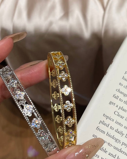 BRACELET ÉTOILE À TRÈFLE À QUATRE FEUILLES