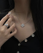 LOOP NECKLACE
